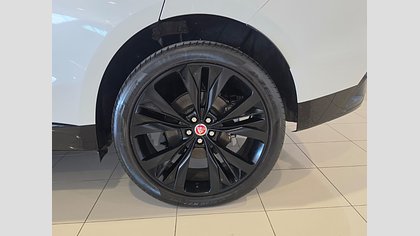 F-Pace 16