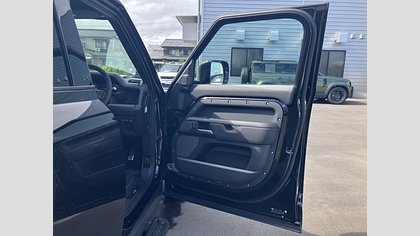 Defender 110 9