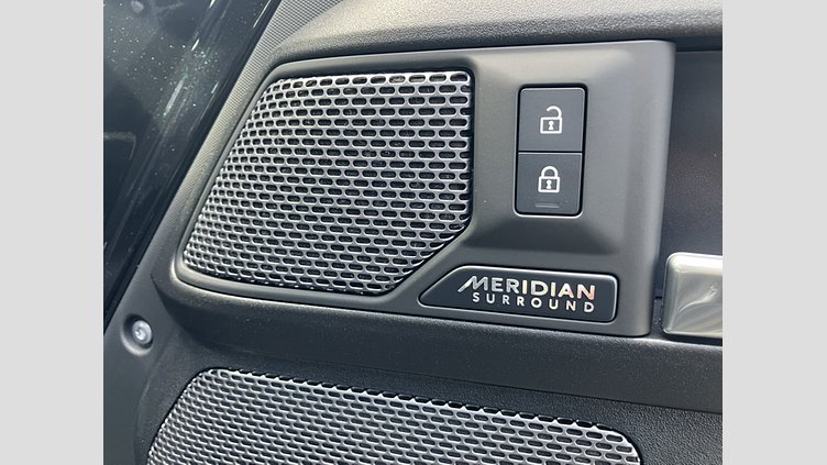 2023 認定中古車 Land Rover Defender 110 サントリーニブラック P525 AWD (AT) V8