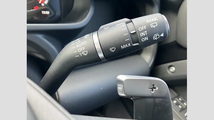 2023 認定中古車 Land Rover Defender 110 サントリーニブラック P525 AWD (AT) V8