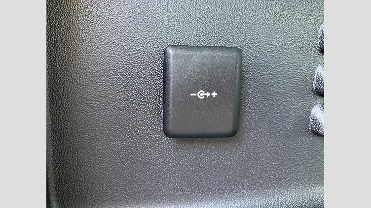 2023 認定中古車 Land Rover Defender 110 サントリーニブラック P525 AWD (AT) V8