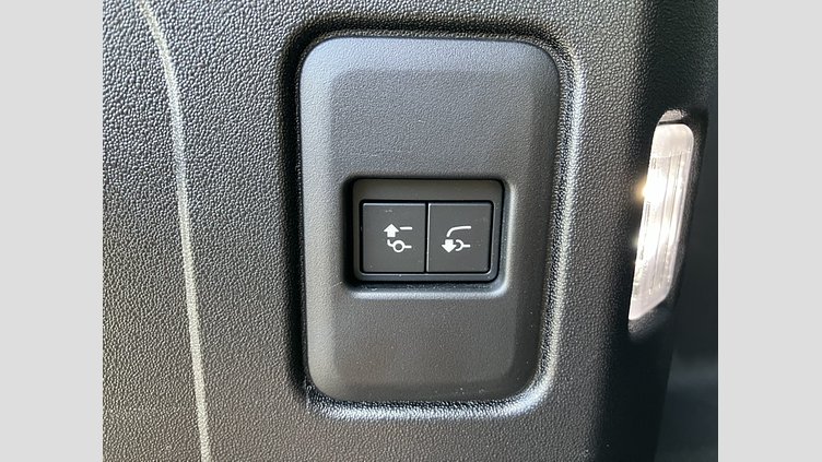 2023 認定中古車 Land Rover Defender 110 サントリーニブラック P525 AWD (AT) V8