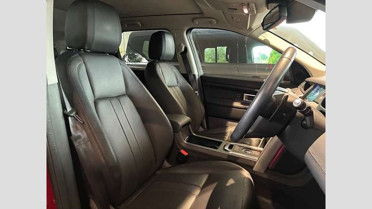 2018 認定中古車 Land Rover Discovery Sport Firenze Red 2.0 litre i4D Diesel HSE D180 5+2