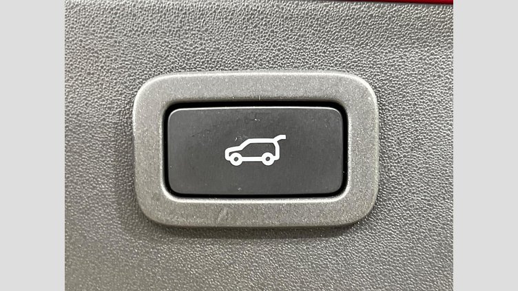 2018 認定中古車 Jaguar E-Pace フィレンツェ レッド D180 オートマチック全輪駆動 S