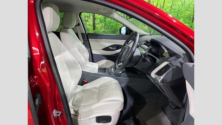 2018 認定中古車 Jaguar E-Pace フィレンツェ レッド D180 オートマチック全輪駆動 S