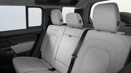 Defender 110 6