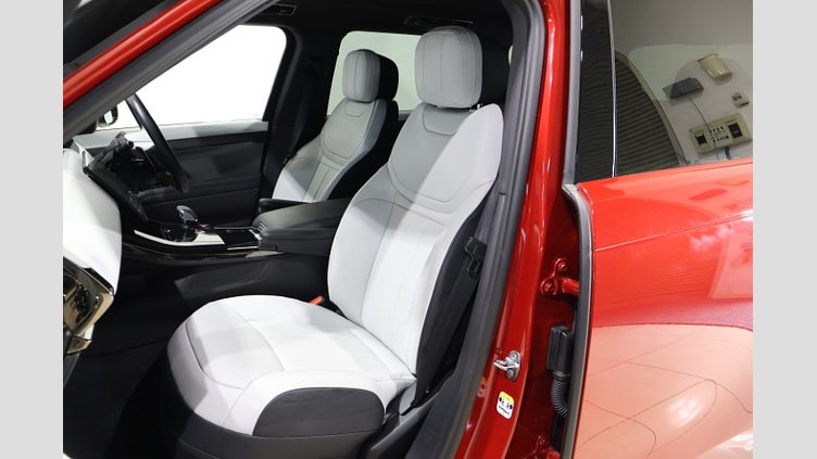 2024 認定中古車 Land Rover Range Rover Sport フィレンツェレッド D300マイルドハイブリッド スタンダードホイールベース Dynamic SE