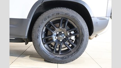Defender 110 8