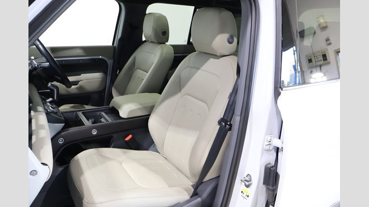 2021 認定中古車 Land Rover Defender 110 Yulong White 3.0 litre i6D​ 110S　D300