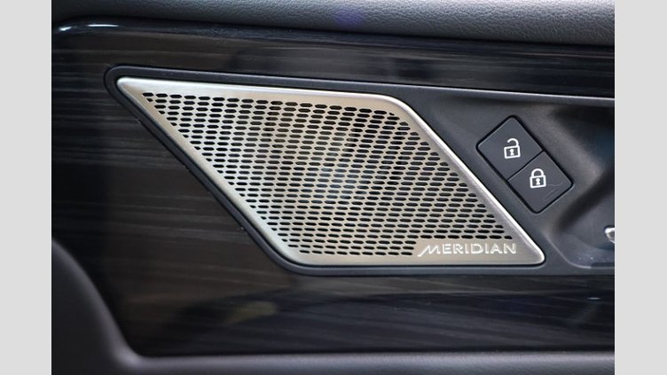 2022 認定中古車 Jaguar XE Bluefire Blue 2.0 litre i4P Petrol R ダイナミックP300