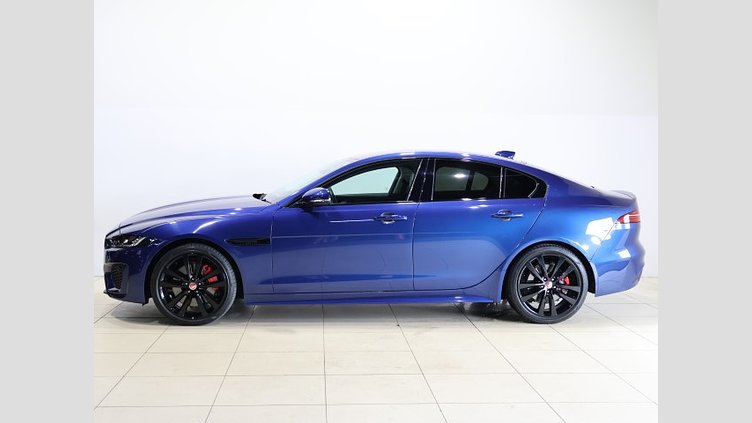 2022 認定中古車 Jaguar XE Bluefire Blue 2.0 litre i4P Petrol R ダイナミックP300