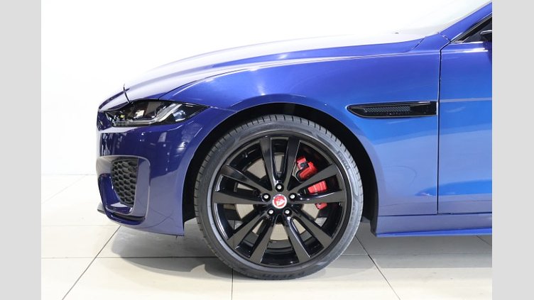 2022 認定中古車 Jaguar XE Bluefire Blue 2.0 litre i4P Petrol R ダイナミックP300
