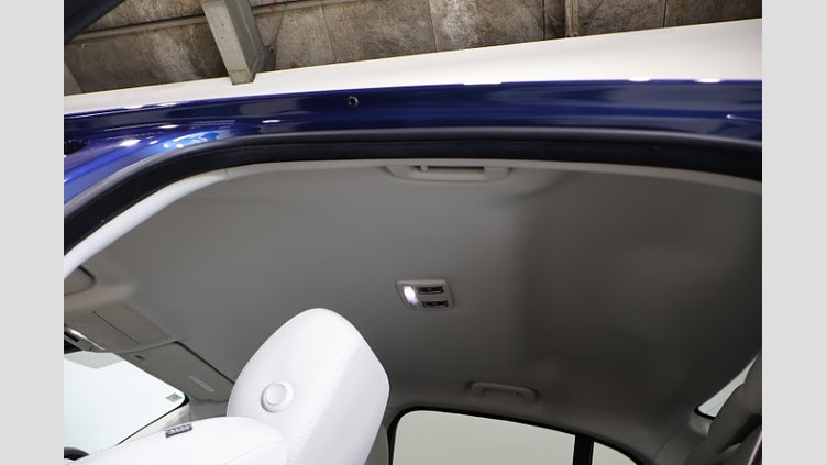 2022 認定中古車 Jaguar XE Bluefire Blue 2.0 litre i4P Petrol R ダイナミックP300