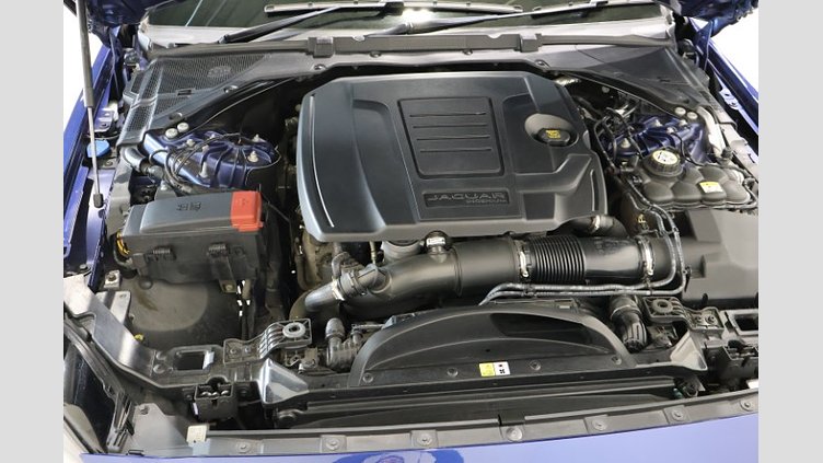 2022 認定中古車 Jaguar XE Bluefire Blue 2.0 litre i4P Petrol R ダイナミックP300