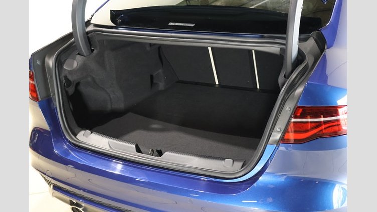 2022 認定中古車 Jaguar XE Bluefire Blue 2.0 litre i4P Petrol R ダイナミックP300