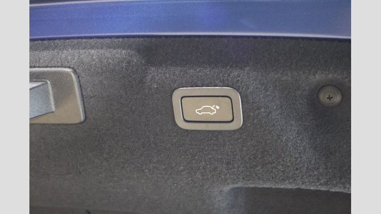 2022 認定中古車 Jaguar XE Bluefire Blue 2.0 litre i4P Petrol R ダイナミックP300