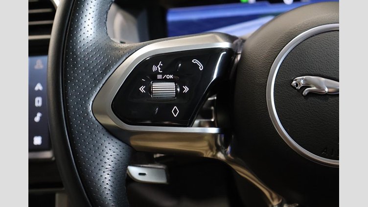 2022 認定中古車 Jaguar XE Bluefire Blue 2.0 litre i4P Petrol R ダイナミックP300