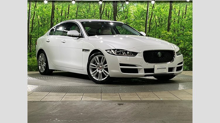2016 認定中古車 Jaguar XE Fuji White 2WD プレステージ