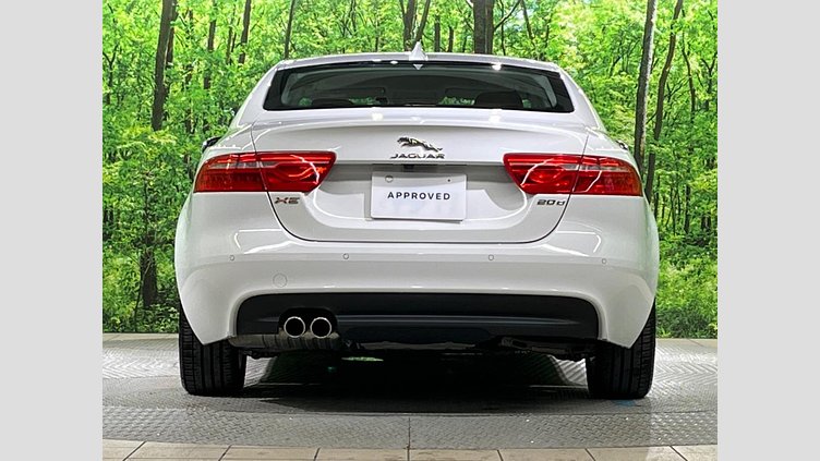 2016 認定中古車 Jaguar XE Fuji White 2WD プレステージ