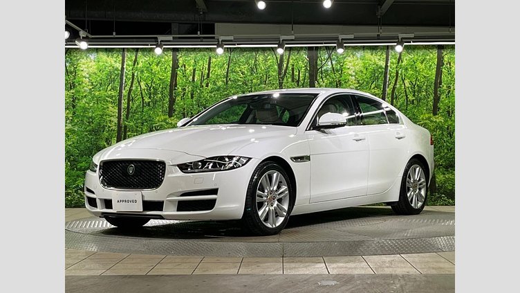 2016 認定中古車 Jaguar XE Fuji White 2WD プレステージ