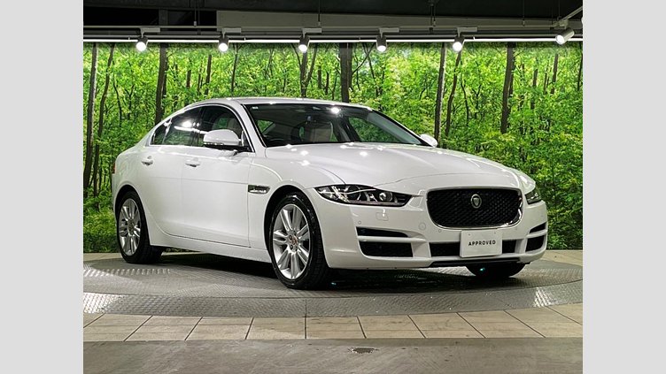 2016 認定中古車 Jaguar XE Fuji White 2WD プレステージ