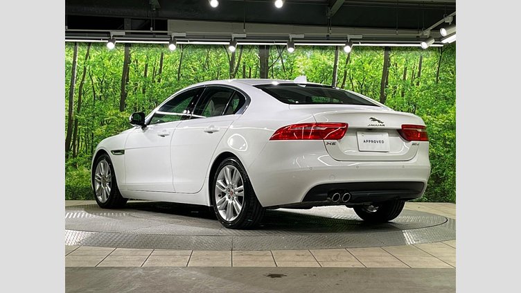 2016 認定中古車 Jaguar XE Fuji White 2WD プレステージ