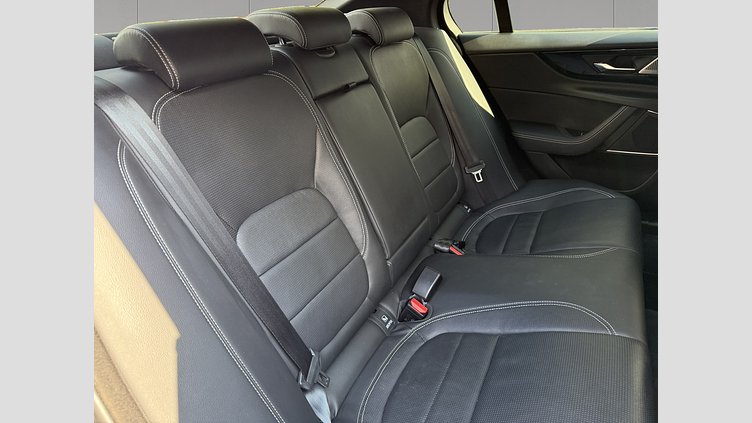 2023 Approved Jaguar XE Santorini Black 2.0 litre i4D​ 2.0 D AWD 204KM R-DYNAMIC BLACK