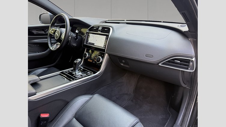 2023 Approved Jaguar XE Santorini Black 2.0 litre i4D​ 2.0 D AWD 204KM R-DYNAMIC BLACK