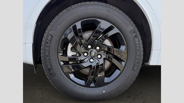 2024 Approved Land Rover Discovery Sport Fuji White D200 Diesel MHEV Standardowy rozstaw osi S