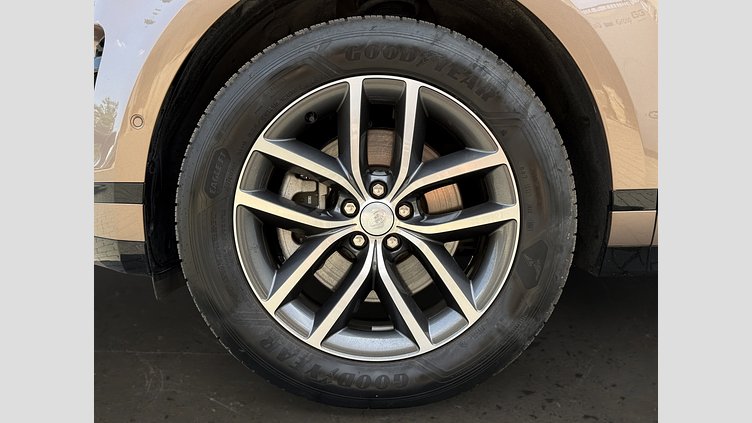 2025 Approved Land Rover Range Rover Evoque Corinthian Bronze D200 Diesel MHEV Standardowy rozstaw kół Dynamic SE