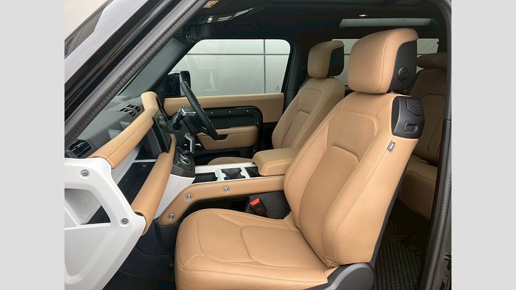 2025 認定中古車 Land Rover Defender 90 サントリーニブラック D350 ディーゼルマイルドハイブリッド X-Dynamic HSE
