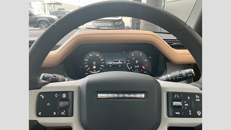 2025 認定中古車 Land Rover Defender 90 サントリーニブラック D350 ディーゼルマイルドハイブリッド X-Dynamic HSE