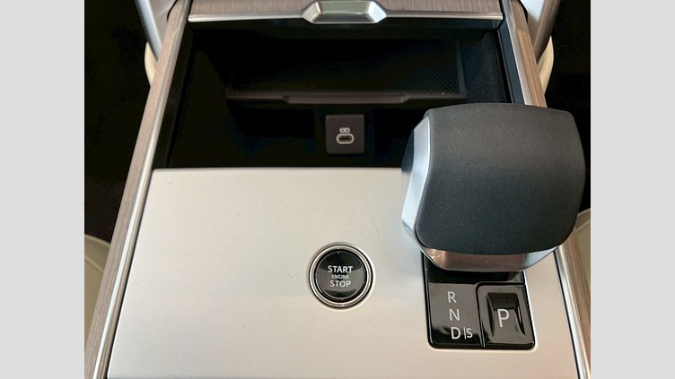 2025 認定中古車 Land Rover Range Rover コンステレーションブルー - グロスフィニッシュ D350 AWD MHEV（AT） スタンダードホイールベース SE