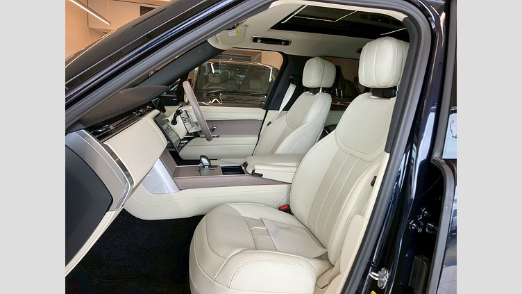 2025 認定中古車 Land Rover Range Rover コンステレーションブルー - グロスフィニッシュ D350 AWD MHEV（AT） スタンダードホイールベース SE