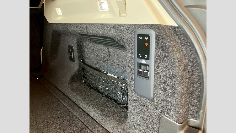 2025 認定中古車 Land Rover Range Rover コンステレーションブルー - グロスフィニッシュ D350 AWD MHEV（AT） スタンダードホイールベース SE