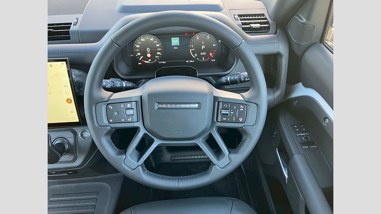2025 認定中古車 Land Rover Defender 90 フジホワイト D350 ディーゼルマイルドハイブリッド X-Dynamic HSE