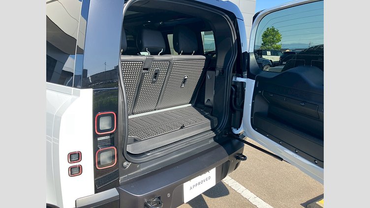 2025 認定中古車 Land Rover Defender 90 フジホワイト D350 ディーゼルマイルドハイブリッド X-Dynamic HSE