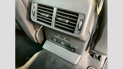 Range Rover Velar 10