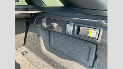 Range Rover Velar 24