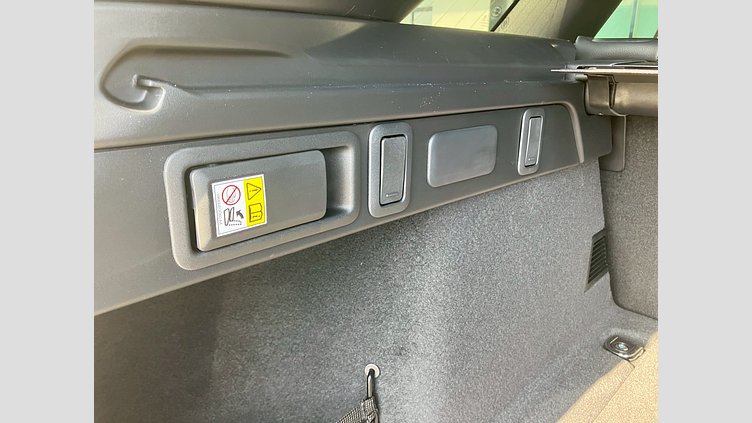 2025 認定中古車 Land Rover Range Rover Velar サントリーニブラック D200マイルドハイブリッド（ディーゼル） スタンダードホイールベース S