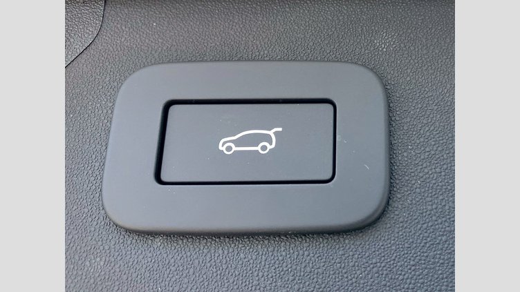 2025 認定中古車 Land Rover Discovery Sport フジホワイト D200マイルドハイブリッド（ディーゼル） 標準ホイール Dynamic S