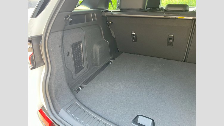 2025 認定中古車 Land Rover Discovery Sport フジホワイト D200マイルドハイブリッド（ディーゼル） 標準ホイール Dynamic S