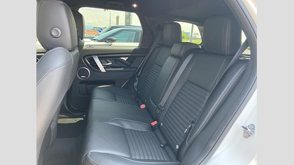 Discovery Sport 9