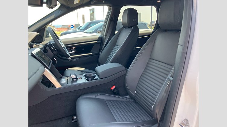 2025 認定中古車 Land Rover Discovery Sport フジホワイト D200マイルドハイブリッド（ディーゼル） 標準ホイール Dynamic S