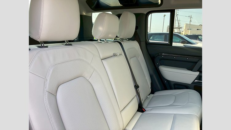 2025 認定中古車 Land Rover Defender 110 カルパチアングレイ D350 ディーゼルマイルドハイブリッド X-Dynamic HSE
