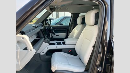 Defender 110 8