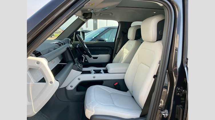 2025 認定中古車 Land Rover Defender 110 カルパチアングレイ D350 ディーゼルマイルドハイブリッド X-Dynamic HSE