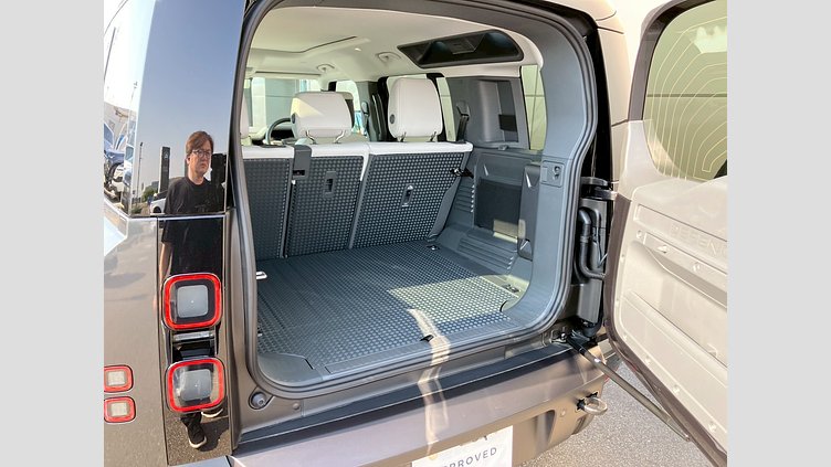 2025 認定中古車 Land Rover Defender 110 カルパチアングレイ D350 ディーゼルマイルドハイブリッド X-Dynamic HSE