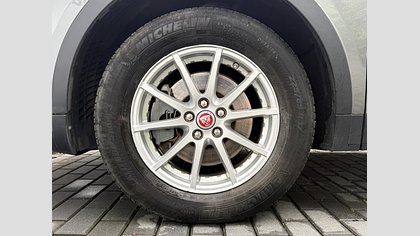 E-Pace 8