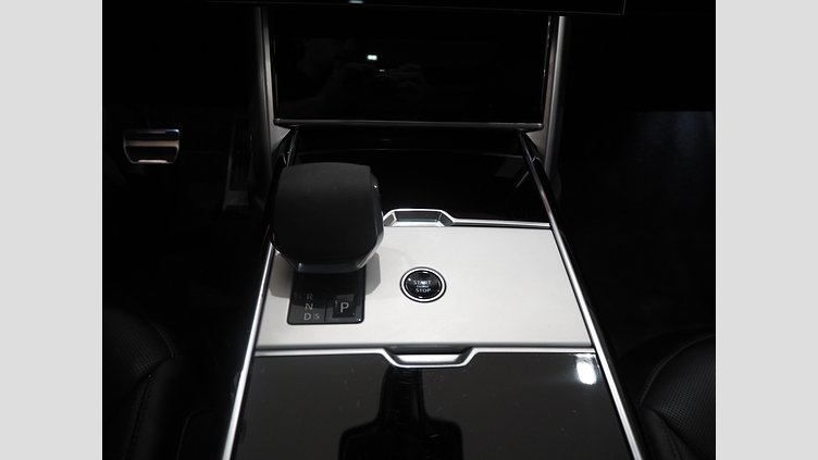 2023 Approved Land Rover Range Rover Fuji White P550e AWD AUTO PHEV STANDARD HJULBAS AUTOBIOGRAPHY